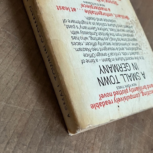 John Le Carré A Small Town in Germany - vintage 1974 edition paperback Book - Picture 13 of 15